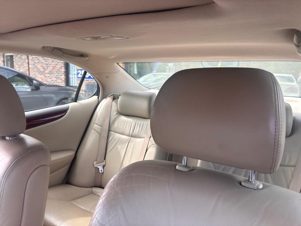 2004 Lexus ES 330 - Photo 8