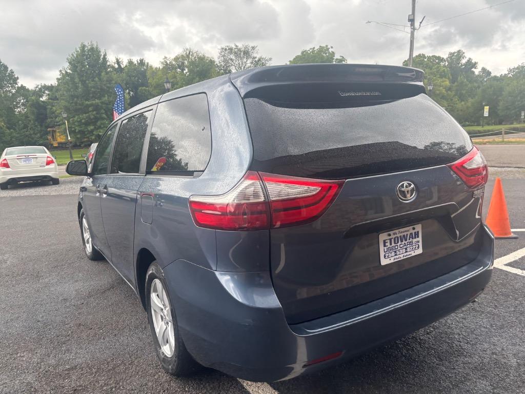 2016 Toyota Sienna L - Photo 7