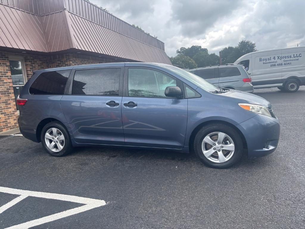 2016 Toyota Sienna L - Photo 6