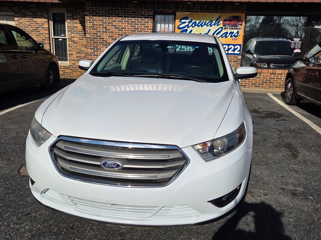 2015 Ford Taurus SEL's photo