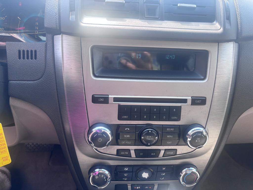 2010 Ford Fusion SE - Photo 10